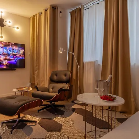 Puerta Privada De Montjuic Апартаменты *